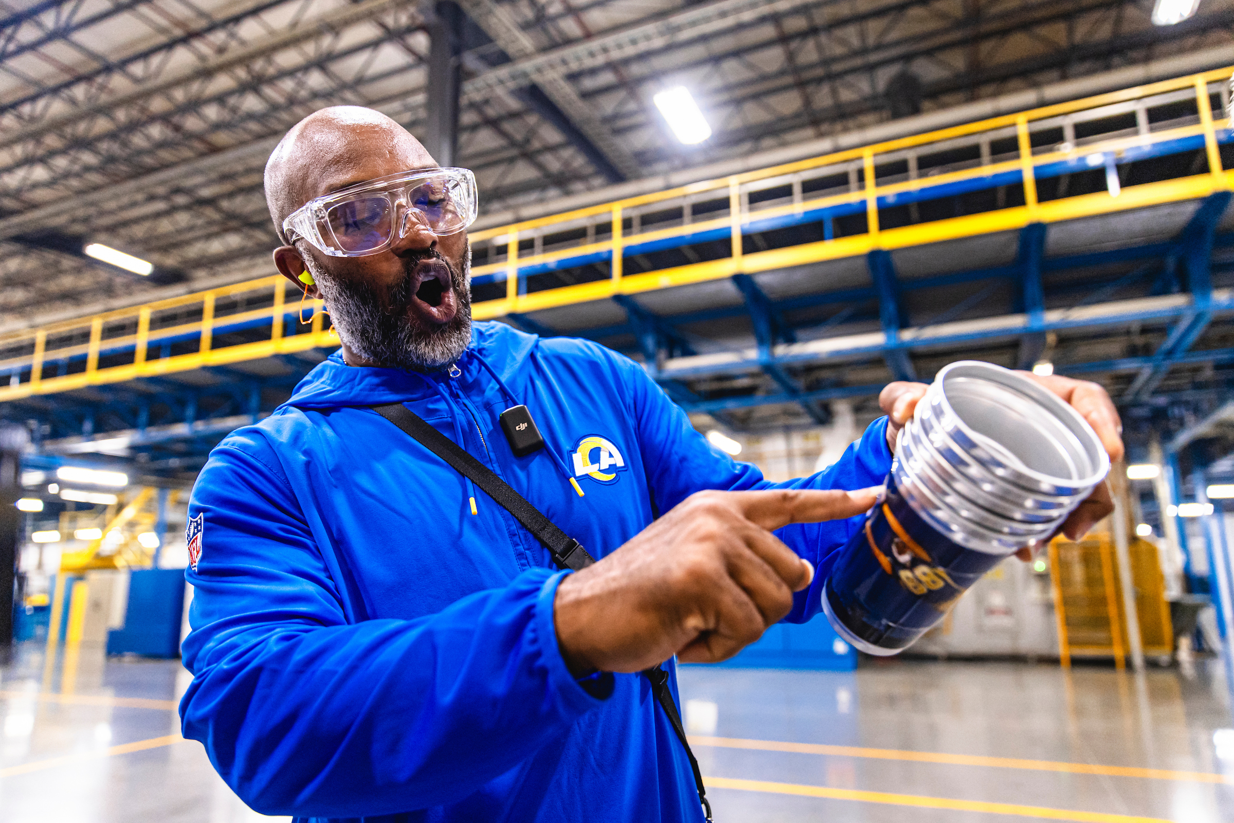 In celebration of the NFL season kicking off, and the ongoing partnership with Kroenke Sports & Entertainment, Ball Corporation recently hosted the Los Angeles Rams at Ball’s manufacturing plant in Monterrey, Mexico.   